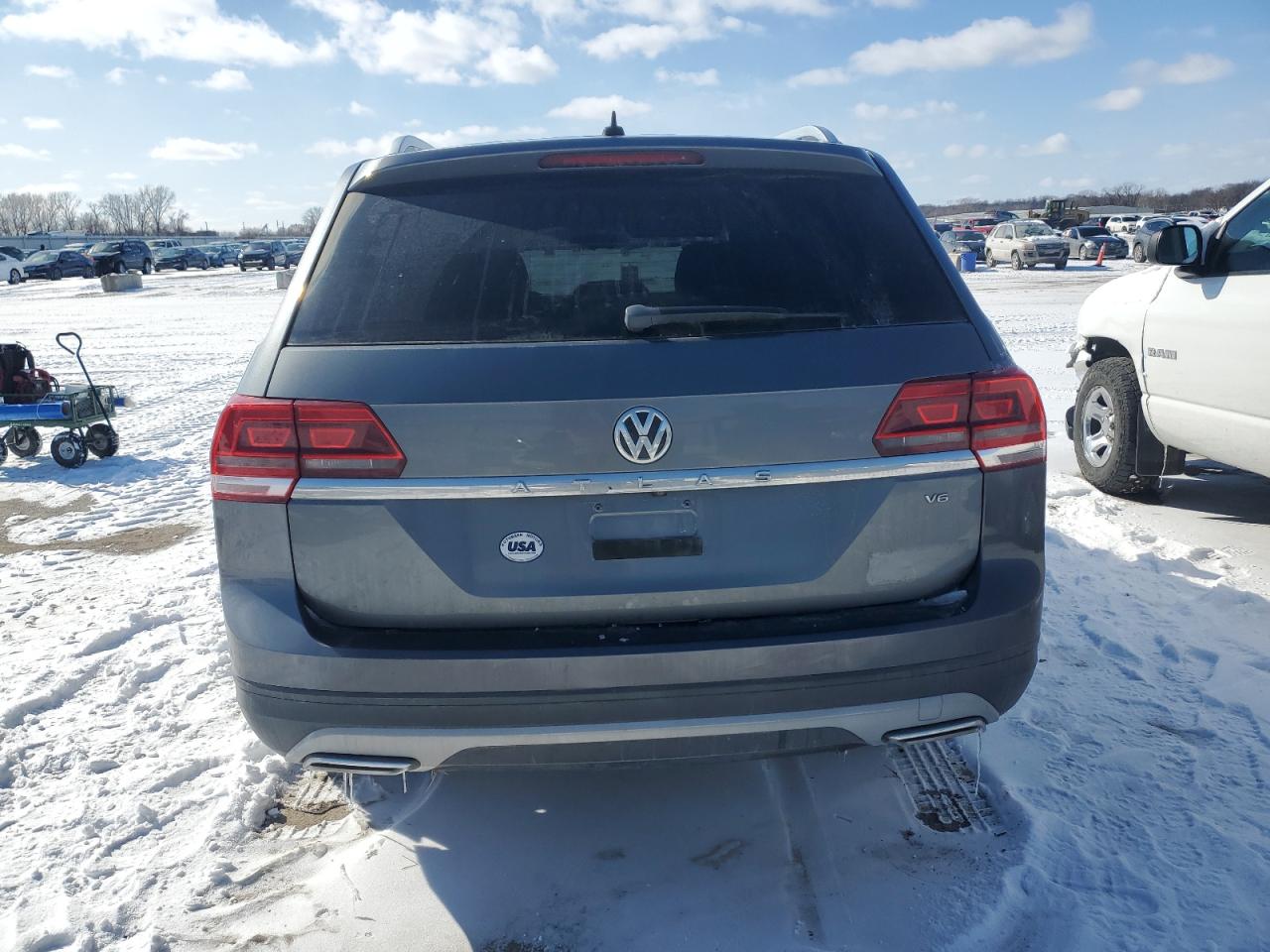 2018 Volkswagen Atlas VIN 1V2BR2CA1JC512184 Copart auction photo, front end / undercarriage damage thumbnail 6