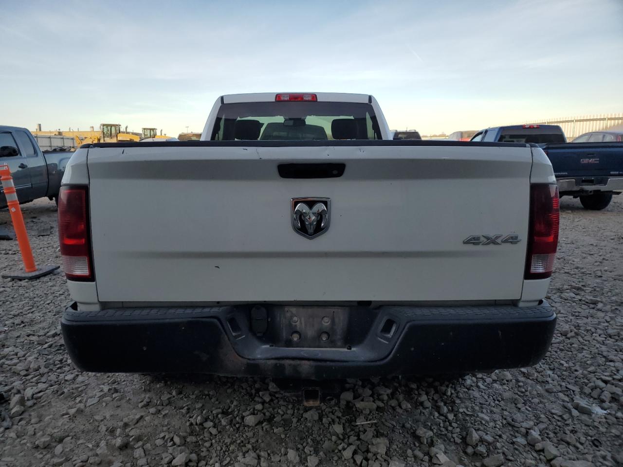 2019 RAM 1500 VIN 3C6JR7DG5KG508092 Copart auction photo, front end damage thumbnail 6