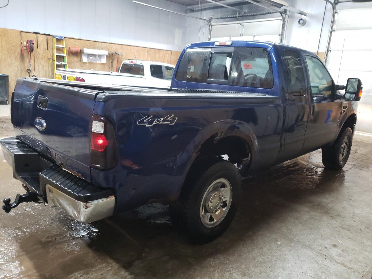 2009 Ford F250 VIN 1FTSX21599EB29283 Copart auction photo, side / minor dent/scratches damage thumbnail 3