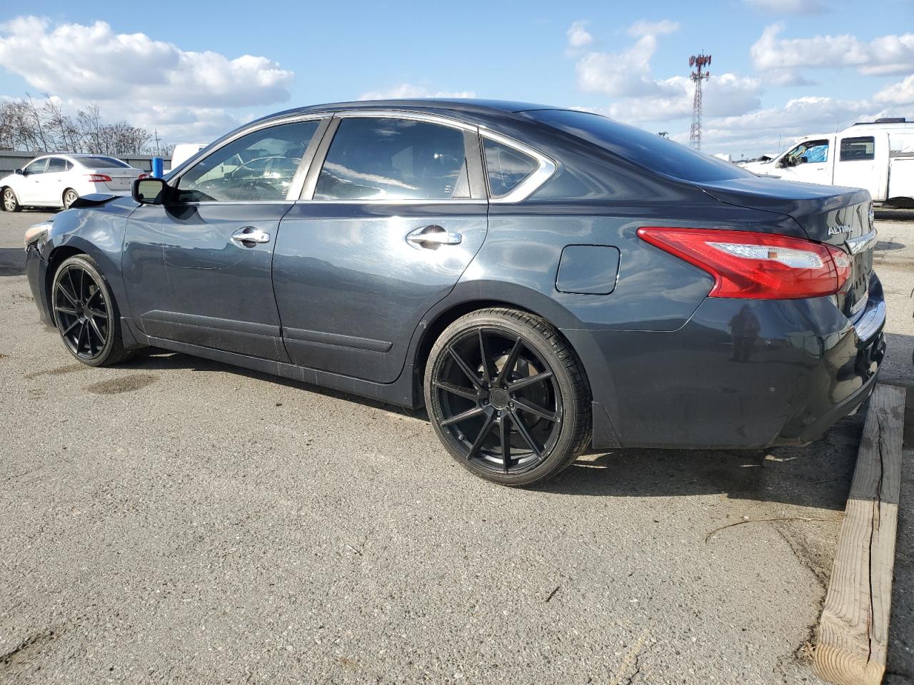 2017 Nissan Altima VIN 1N4AL3AP6HN328505 Copart auction photo, front end damage thumbnail 2
