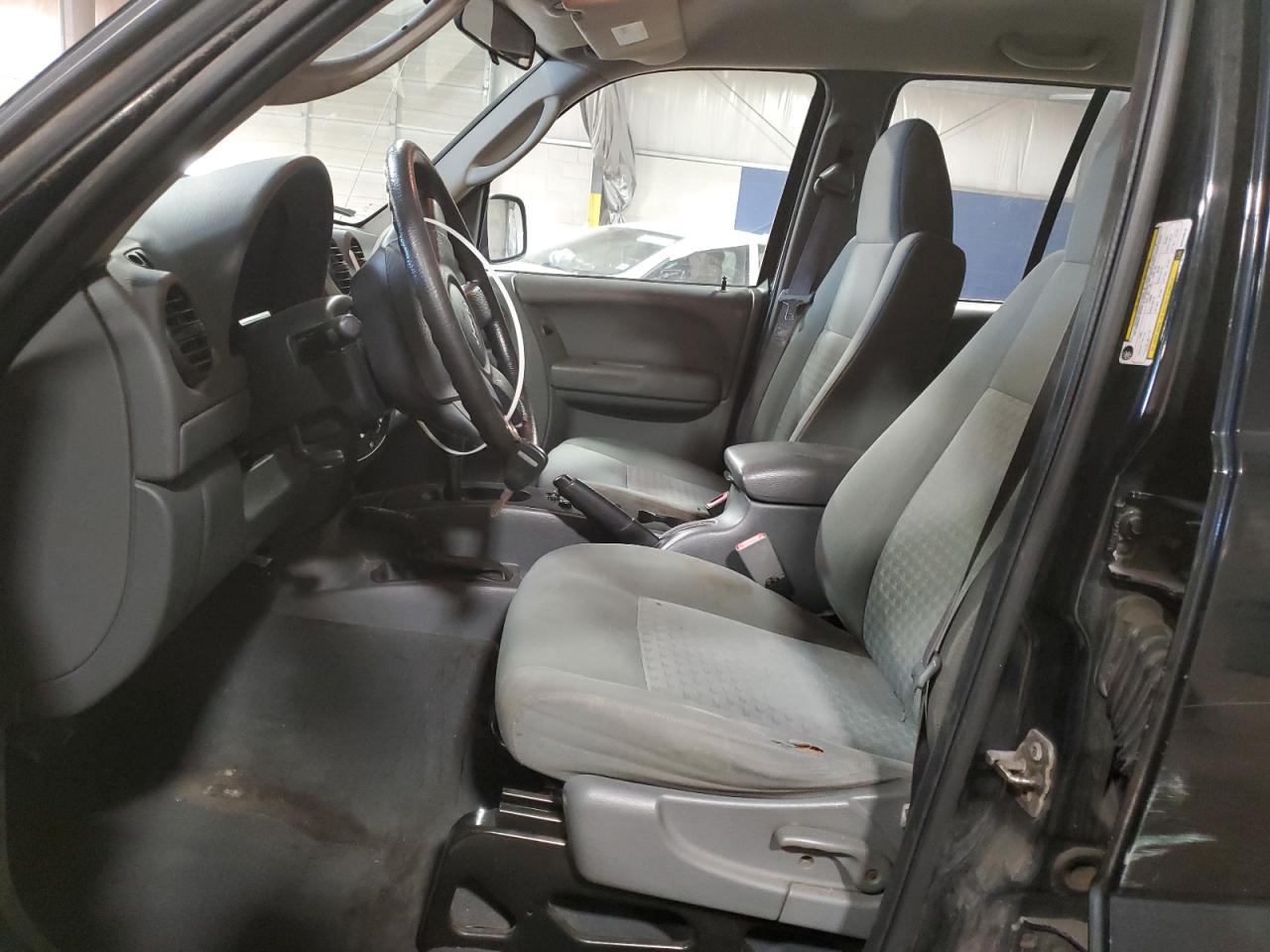 2006 Jeep Liberty (North America) VIN 1J4GL48K56W229616 Copart auction photo, side / front end damage thumbnail 7