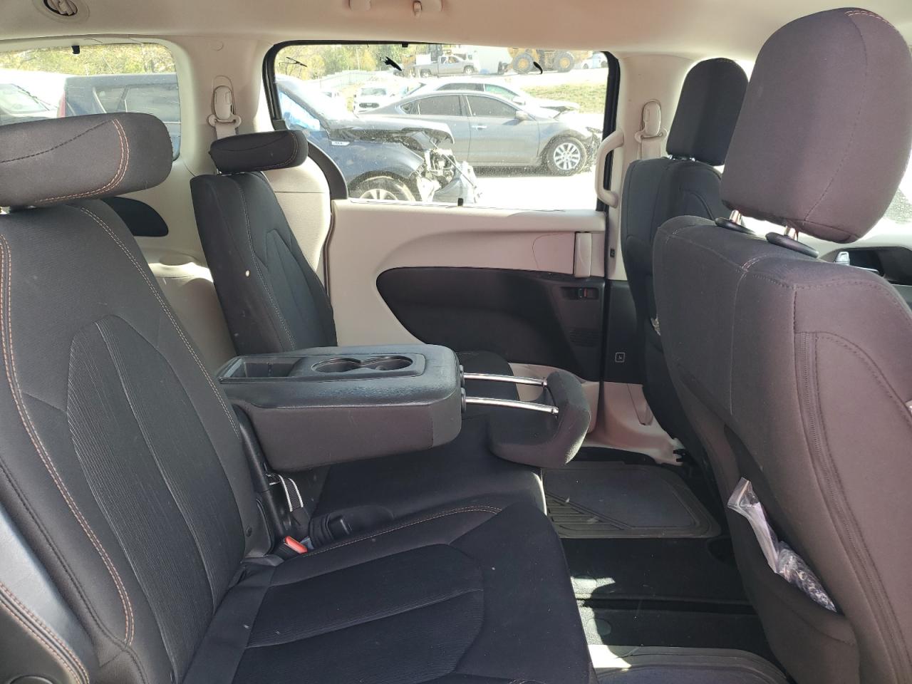 2017 Chrysler Pacifica VIN 2C4RC1BG0HR841395 Copart auction photo, all over damage thumbnail 11