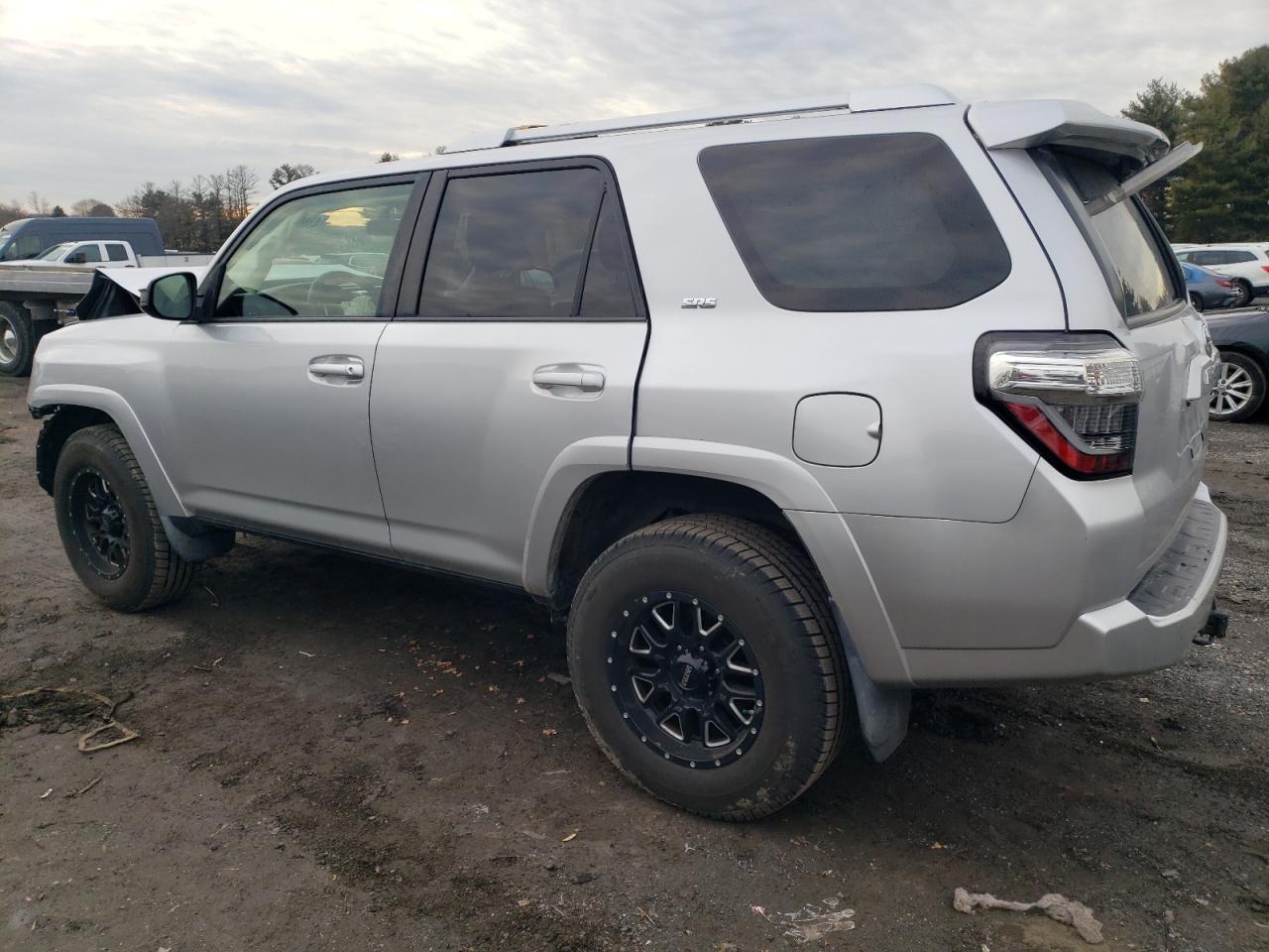 2015 Toyota 4Runner VIN JTEBU5JRXF5246195 Copart auction photo, front end / minor dent/scratches damage thumbnail 2