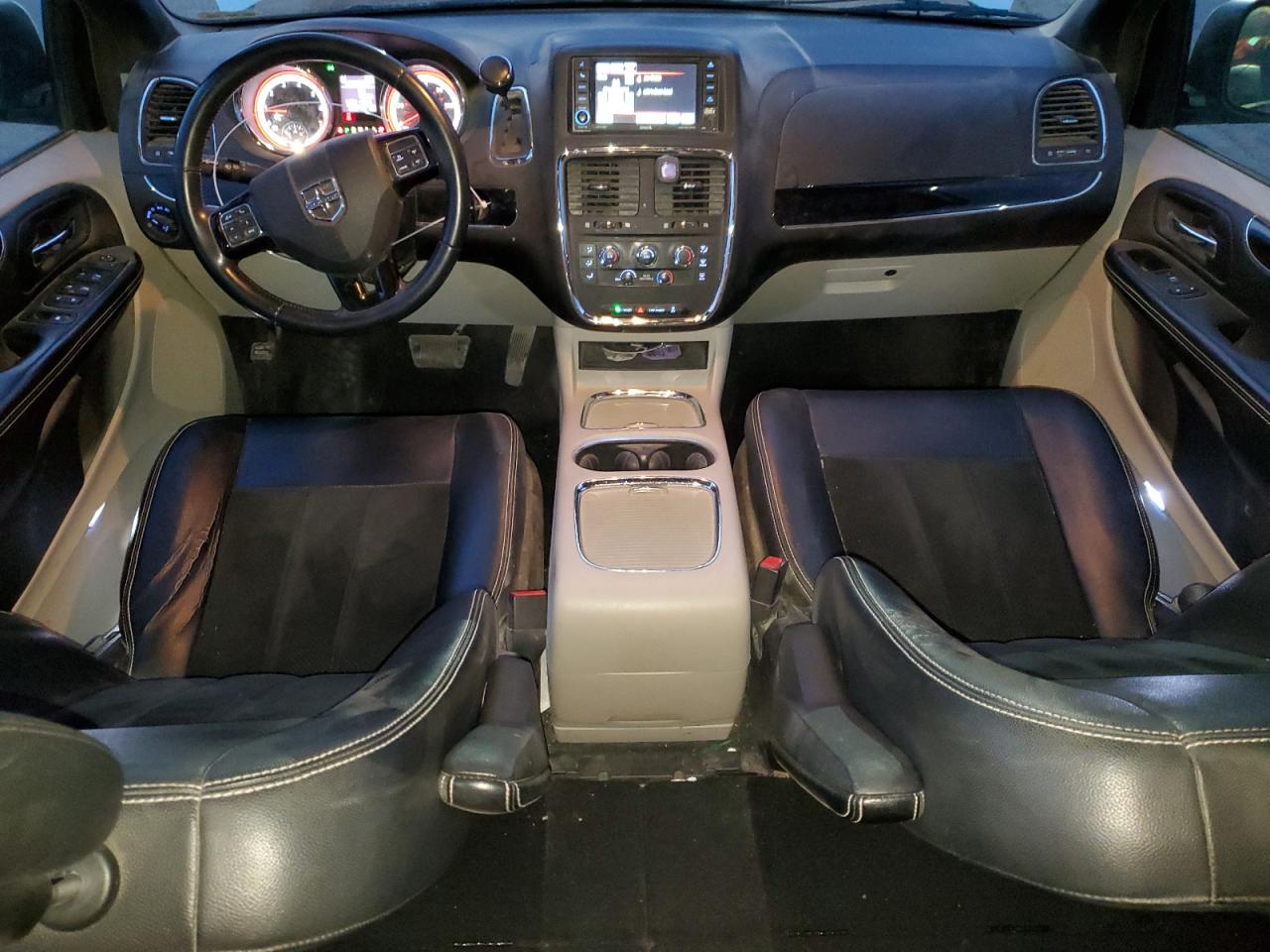 2017 Dodge Caravan VIN 2C4RDGCG6HR772596 Copart auction photo, side / rear end damage thumbnail 8