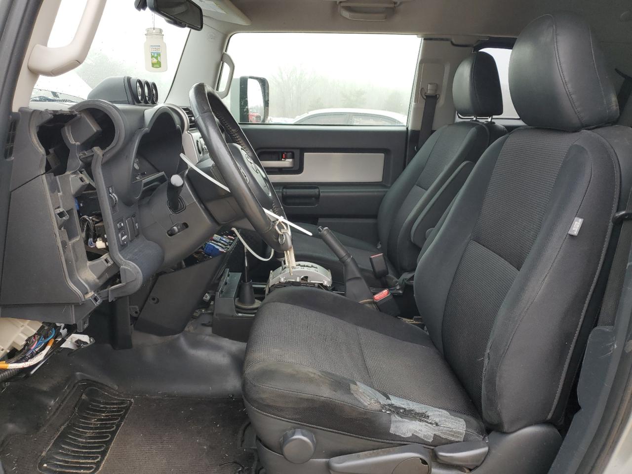 2010 Toyota FJ Cruiser VIN JTEBU4BF3AK084550 Copart auction photo, front end / minor dent/scratches damage thumbnail 7