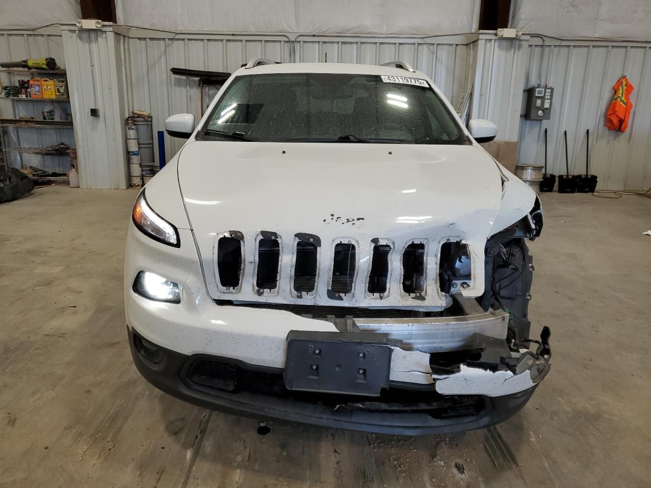 2017 Jeep Grand Cherokee VIN 1C4PJLCB4HW604721 Copart auction photo, front end / minor dent/scratches damage thumbnail 5