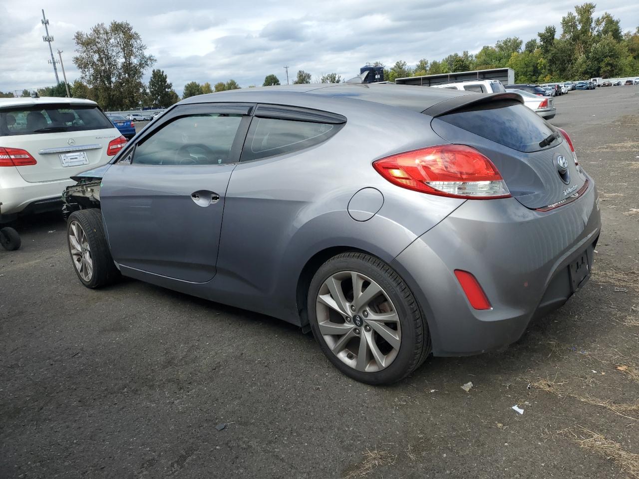 2016 Hyundai Veloster VIN KMHTC6AD7GU256319 Copart auction photo, front end / side damage thumbnail 2
