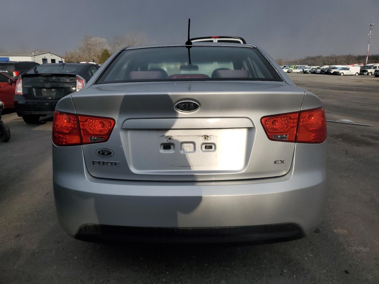 2010 KIA Forte VIN KNAFU4A27A5053480 Copart auction photo, front end damage thumbnail 6