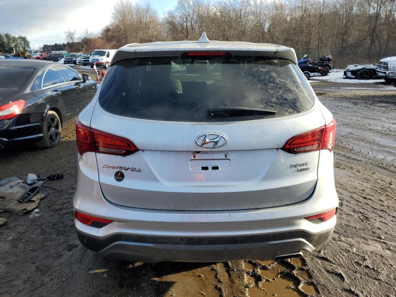 2017 Hyundai Santa Fe VIN 5XYZTDLB6HG463396 Copart auction photo, front end / minor dent/scratches damage thumbnail 6