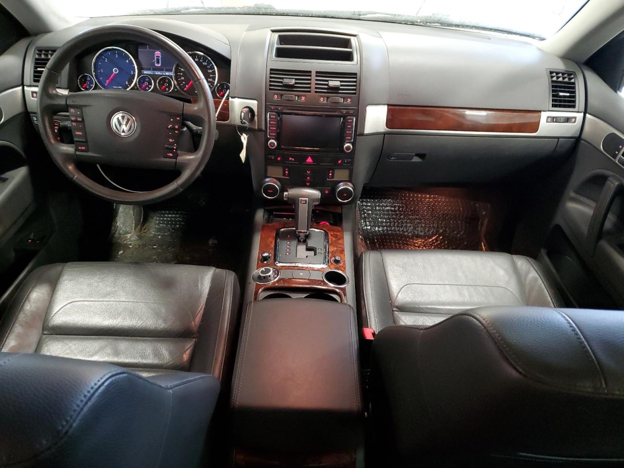 2009 Volkswagen Touareg VIN WVGFM77L69D035733 Copart auction photo, front end damage thumbnail 8