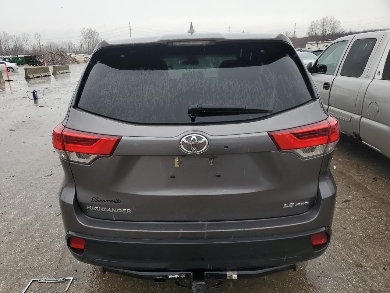 2017 Toyota Highlander VIN 5TDBZRFH0HS449090 Copart auction photo, front end damage thumbnail 6