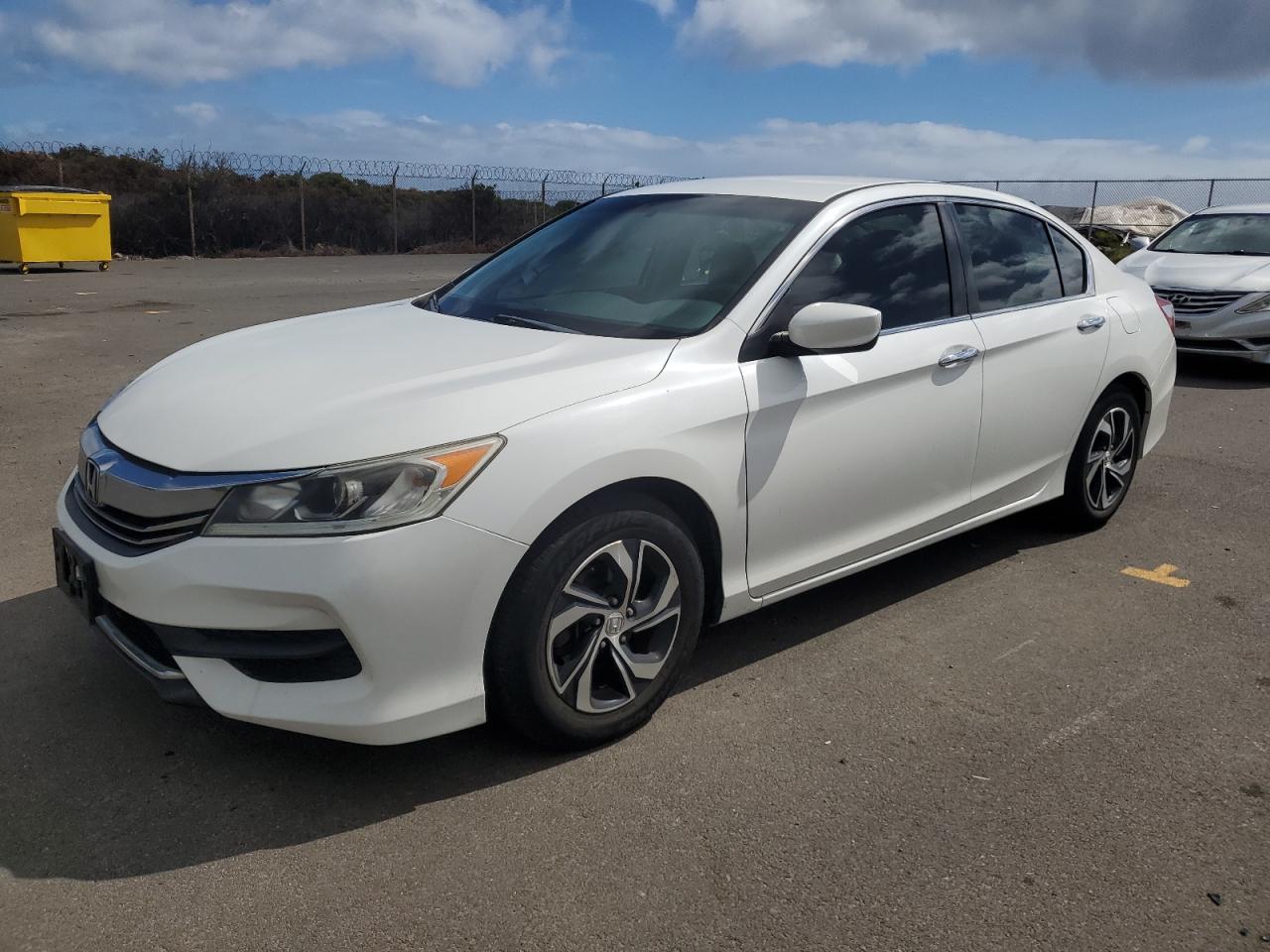 2017 Honda Accord VIN 1HGCR2F38HA095303