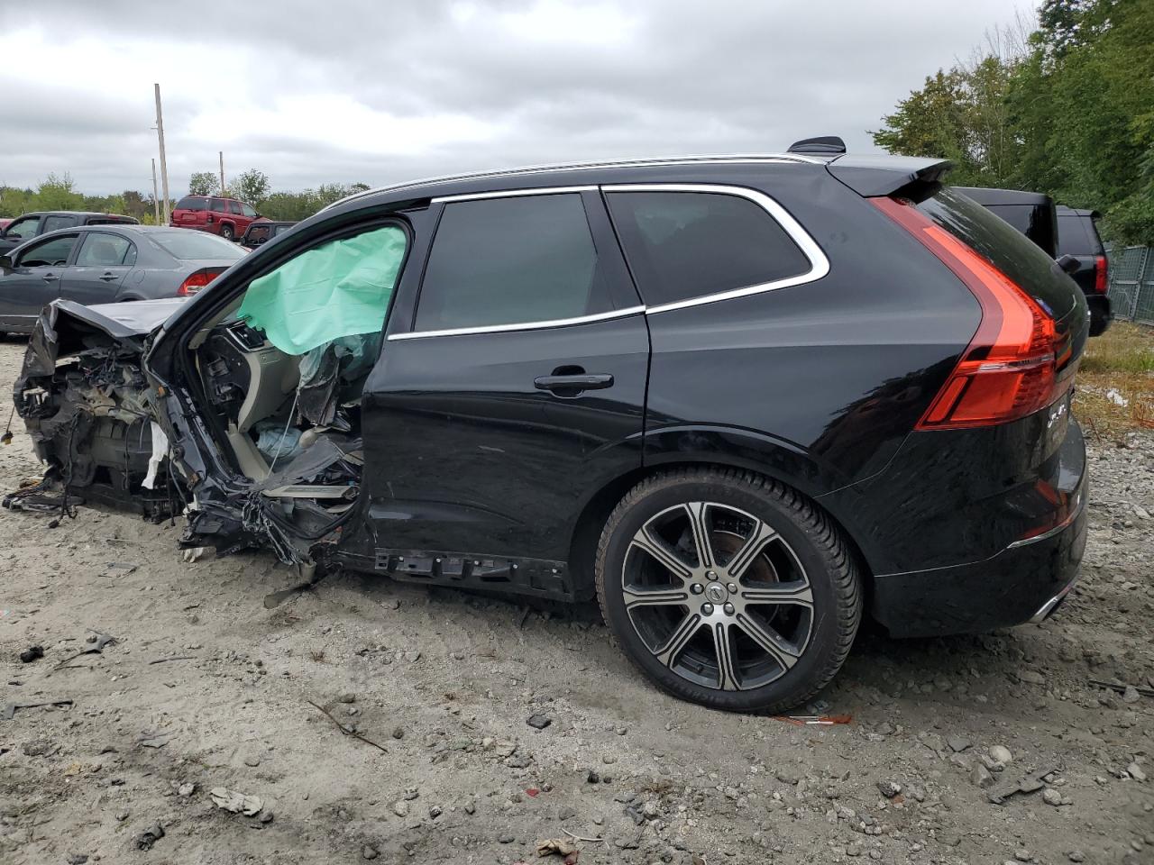 2019 Volvo XC60 VIN LYV102RL5KB283742 Copart auction photo, all over / minor dent/scratches damage thumbnail 2