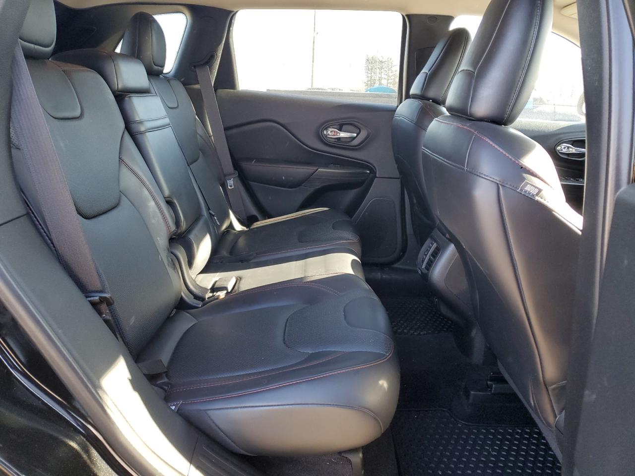 2017 Jeep Cherokee VIN 1C4PJMBS3HW555244 Copart auction photo, front end / minor dent/scratches damage thumbnail 11