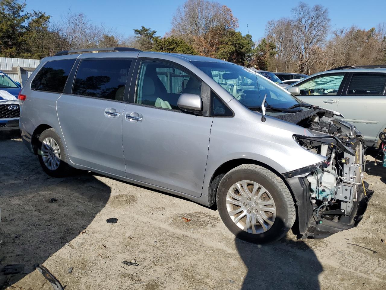 2014 Toyota Sienna VIN 5TDYK3DC5ES416407 Copart auction photo, frame damage / mechanical damage thumbnail 4