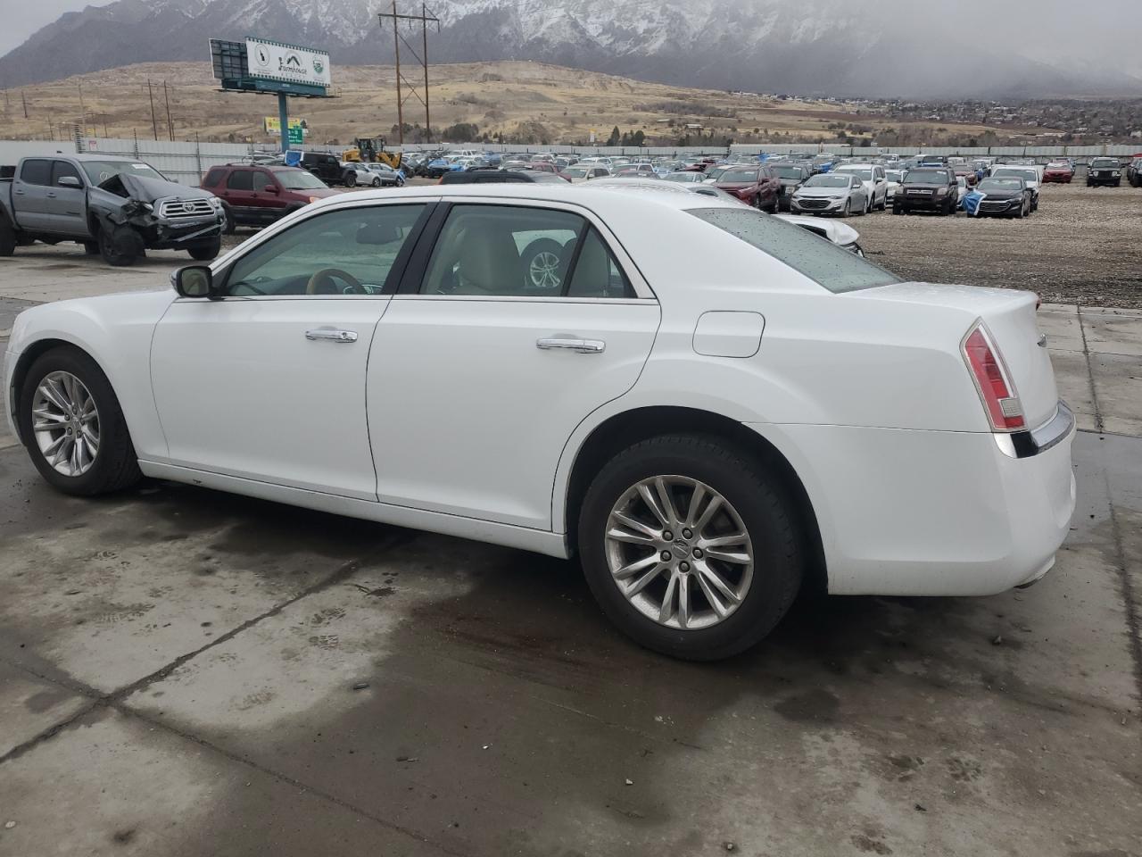 2013 Chrysler 300 VIN 2C3CCAET2DH556023 Copart auction photo, front end damage thumbnail 2