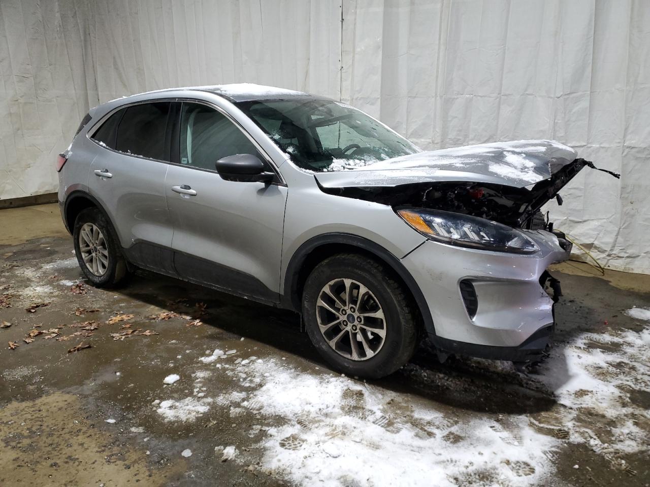 2022 Ford Escape VIN 1FMCU9G66NUA58853 Copart auction photo, front end damage thumbnail 4