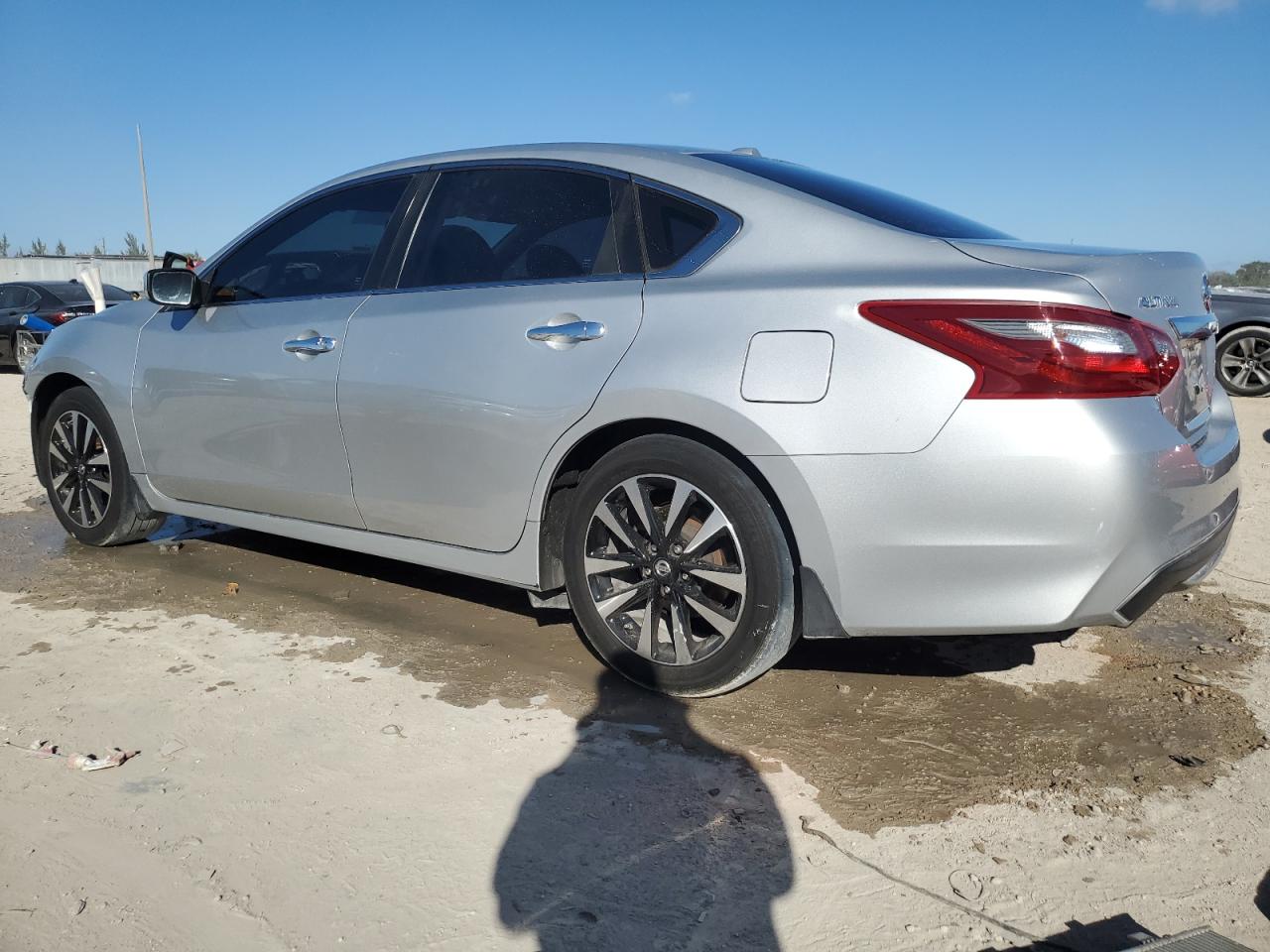 2018 Nissan Altima VIN 1N4AL3APXJC269475 Copart auction photo, front end / minor dent/scratches damage thumbnail 2