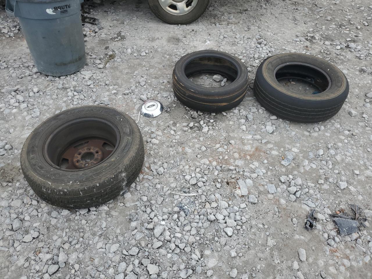 2006 Ford F-150 VIN 1FTPX12596NA52165 Copart auction photo, front end damage thumbnail 14