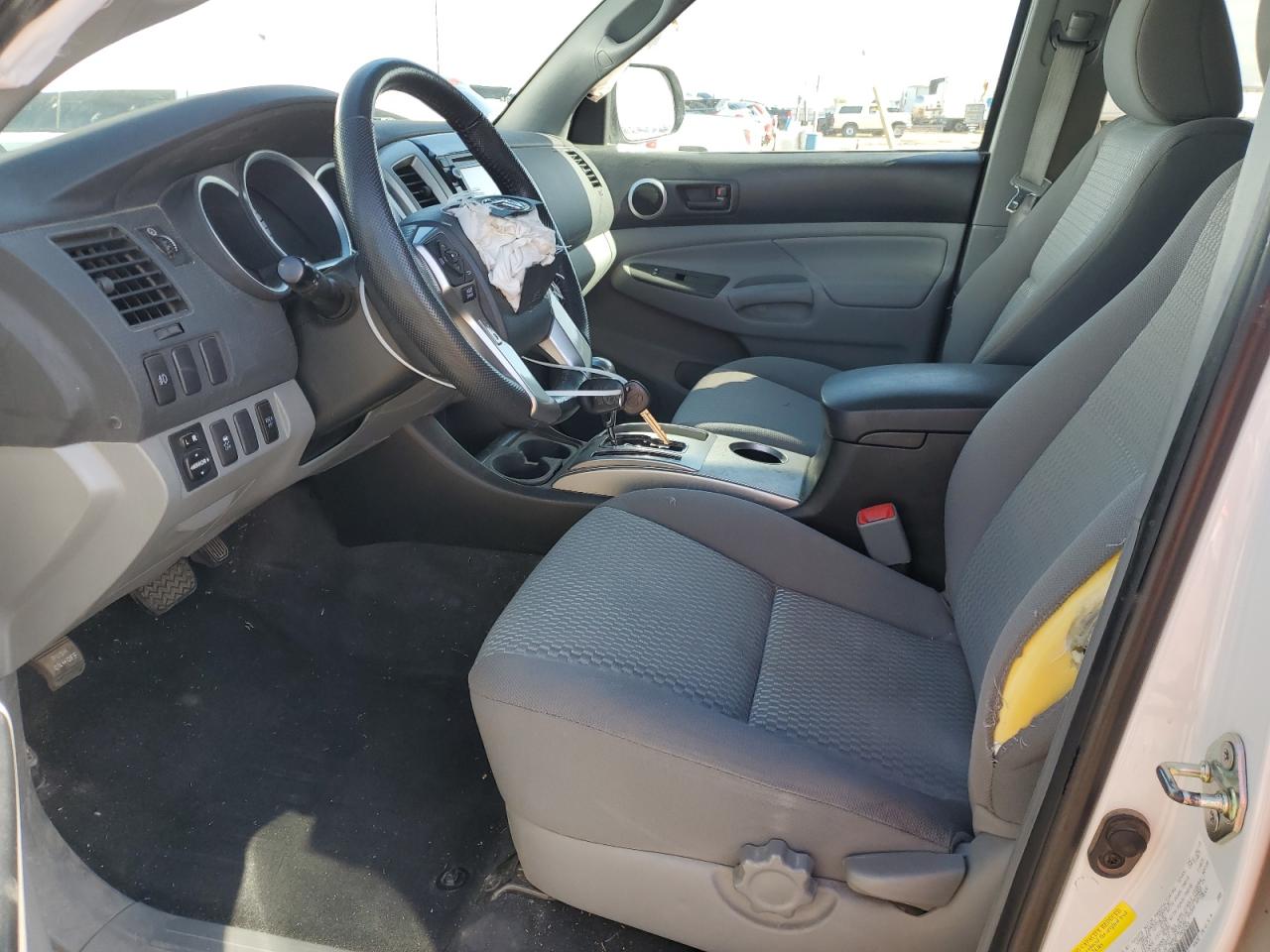 2015 Toyota Tacoma VIN 5TFLU4ENXFX137086 Copart auction photo, front end / minor dent/scratches damage thumbnail 7