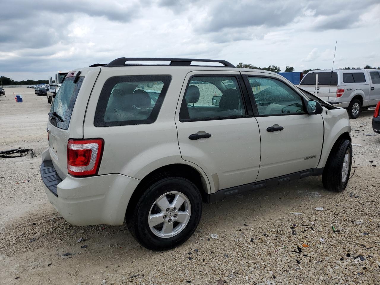 2008 Ford Escape VIN 1FMCU02Z28KA71984 Copart auction photo, front end / side damage thumbnail 3
