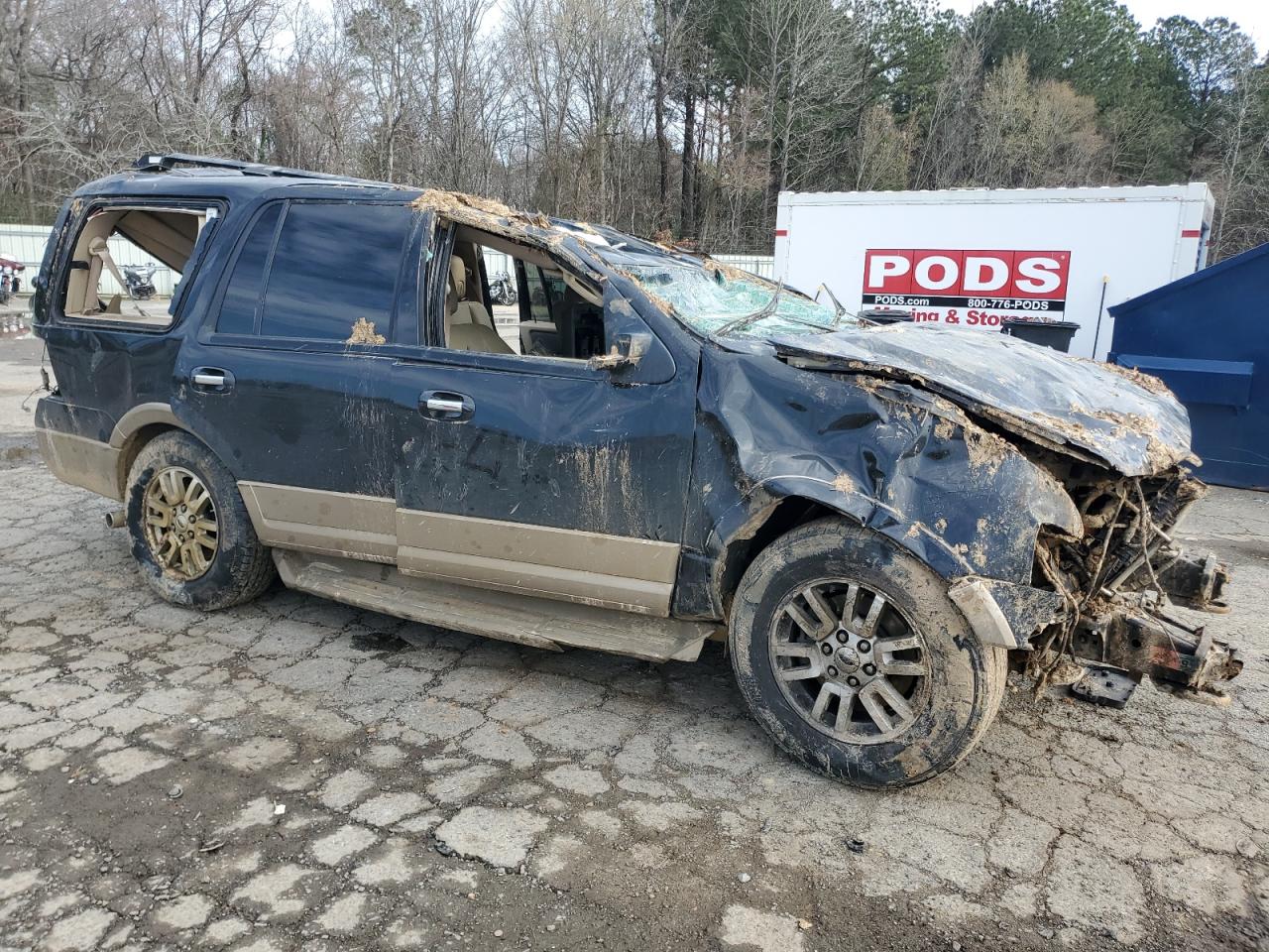 2011 Ford Expedition VIN 1FMJU1J53BEF02687 Copart auction photo, rollover / minor dent/scratches damage thumbnail 4