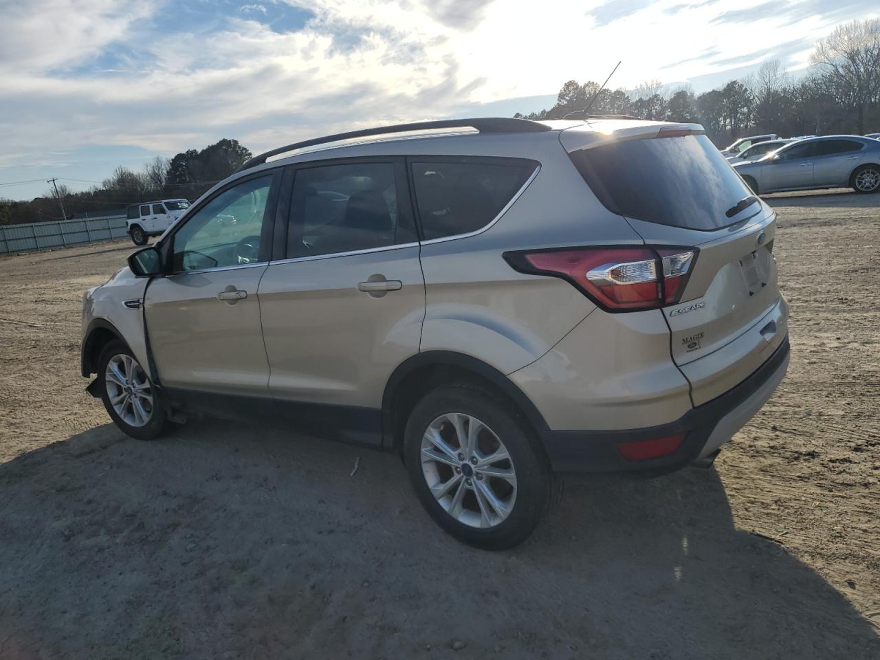 2017 Ford Escape VIN 1FMCU0GD1HUE23065 Copart auction photo, front end / minor dent/scratches damage thumbnail 2