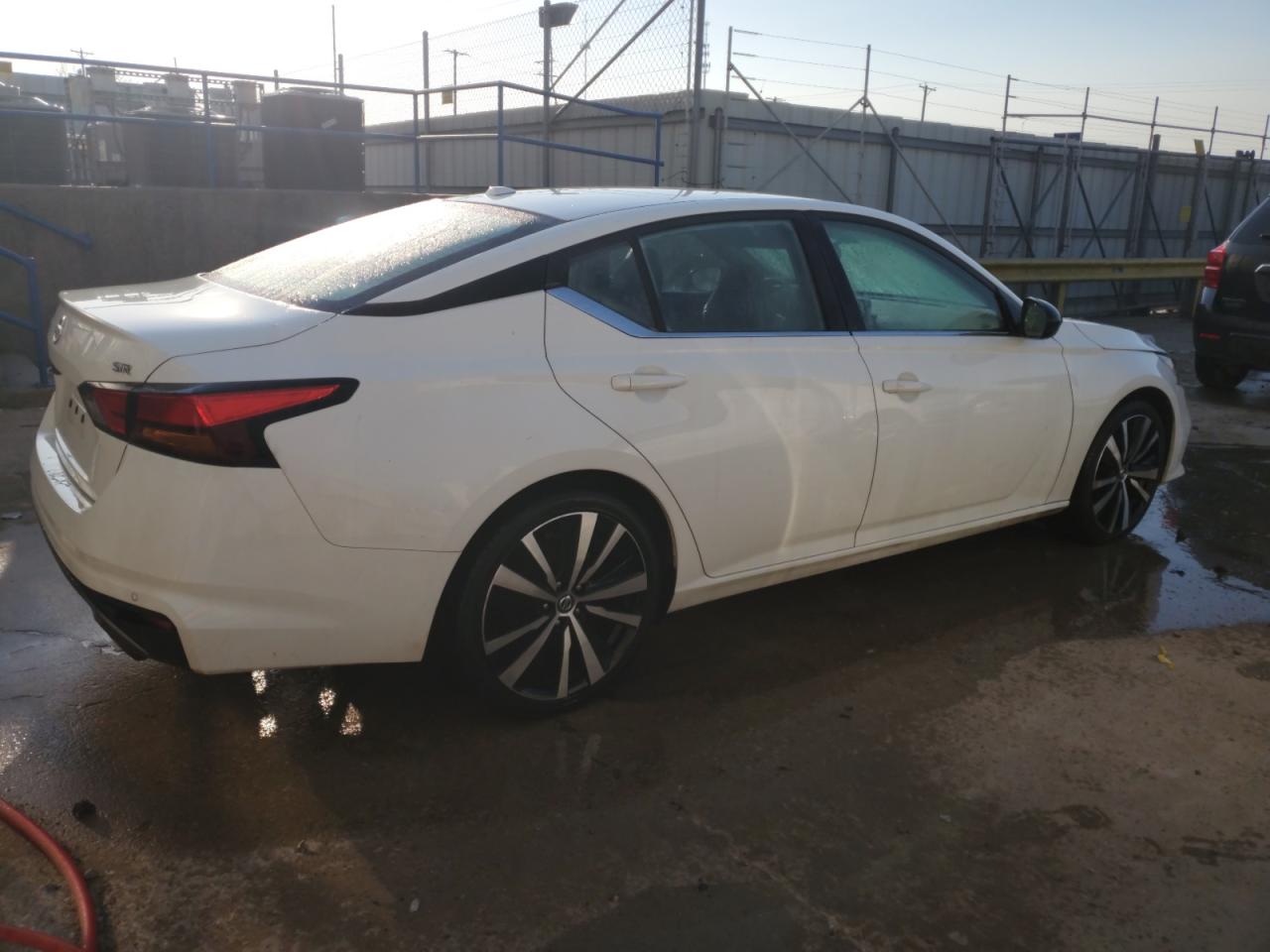 2021 Nissan Altima VIN 1N4BL4CV4MN389724 Copart auction photo, water/flood damage thumbnail 3