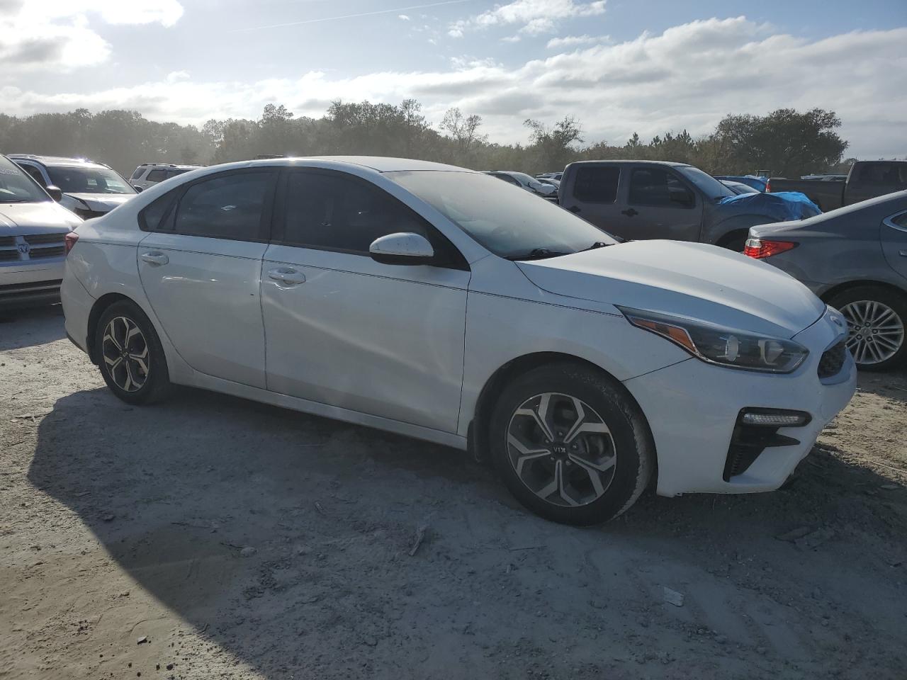 2019 KIA Forte VIN 3KPF24AD6KE058363 Copart auction photo, front end / side damage thumbnail 4