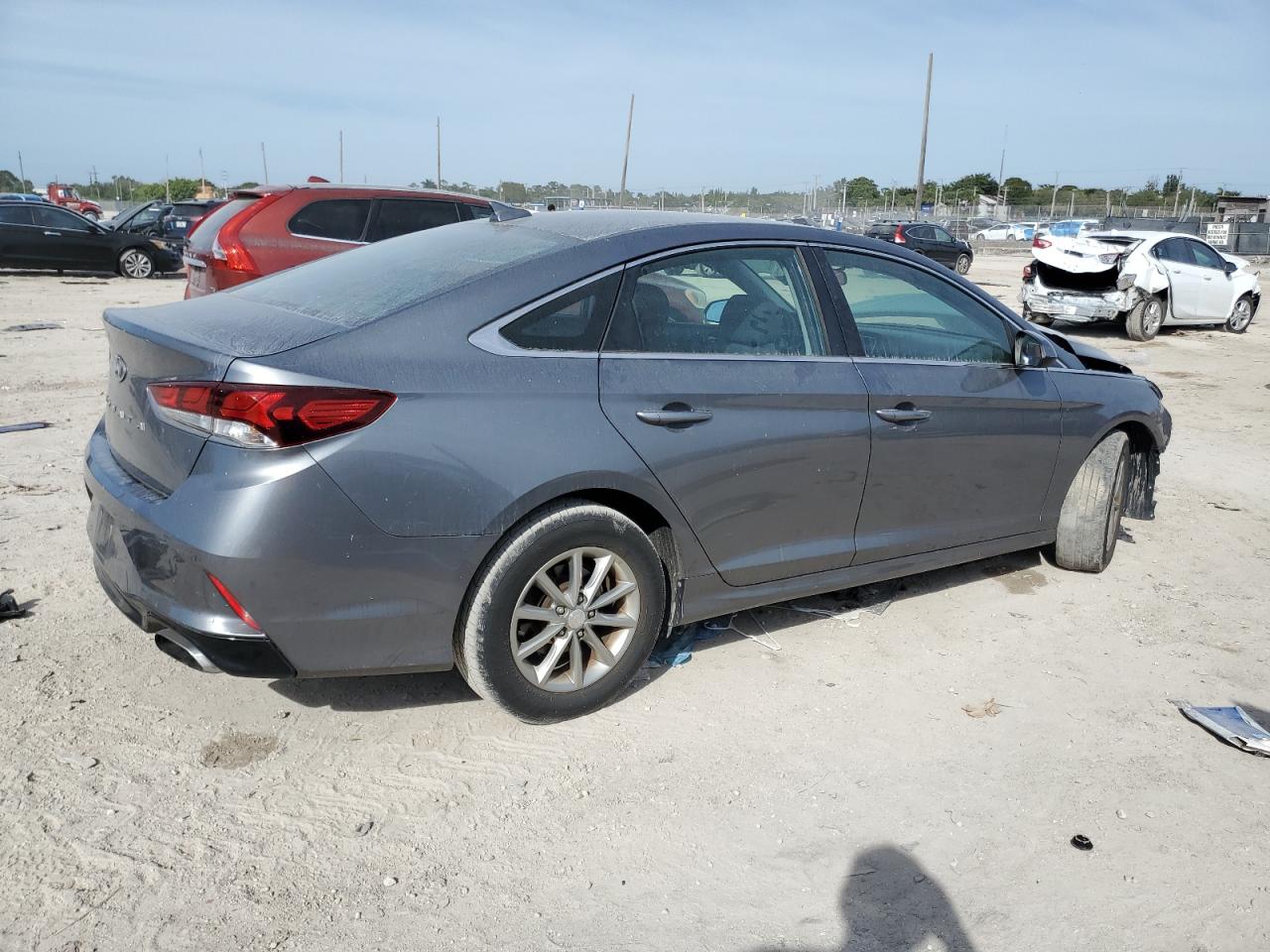 2019 Hyundai Sonata VIN 5NPE24AF0KH742009 Copart auction photo, front end / minor dent/scratches damage thumbnail 3