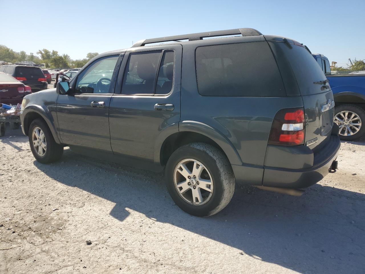 2010 Ford Explorer VIN 1FMEU7DE1AUA81542 Copart auction photo, minor dent/scratches / normal wear damage thumbnail 2