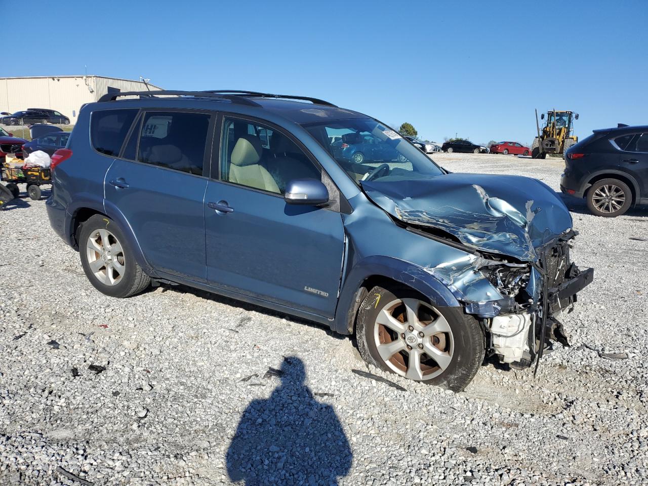 2011 Toyota RAV 4 VIN 2T3YK4DV5BW010032 Copart auction photo, front end / mechanical damage thumbnail 4