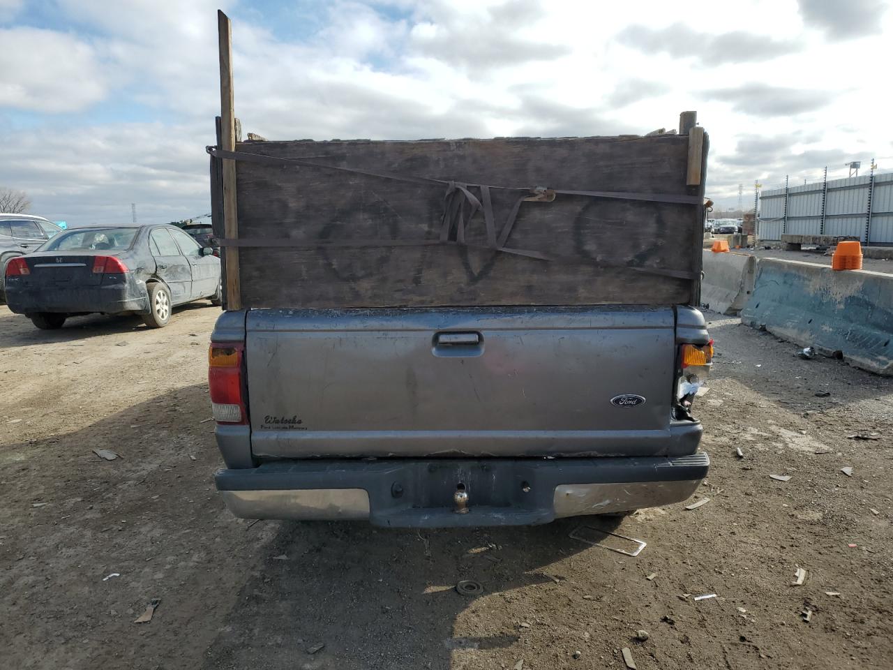 1998 Ford Ranger VIN 1FTYR10C0WUA30044 Copart auction photo, rear end / side damage thumbnail 6