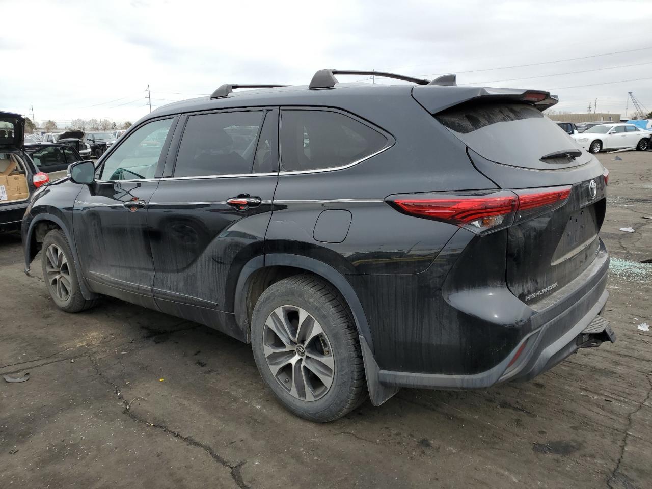 2022 Toyota Highlander VIN 5TDHZRBH6NS250847 Copart auction photo, front end damage thumbnail 2