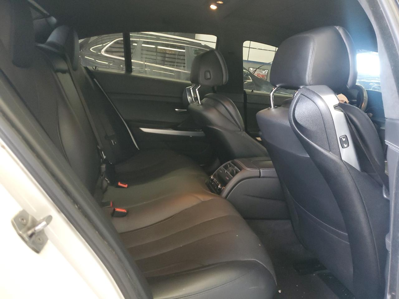 2015 BMW 6er VIN WBA6B4C54FD761440 Copart auction photo, front end / minor dent/scratches damage thumbnail 11
