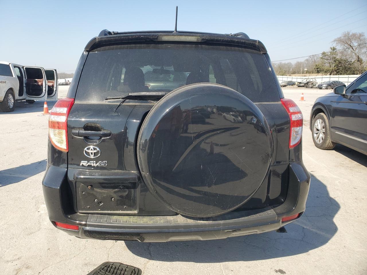 2011 Toyota RAV 4 VIN 2T3ZF4DV0BW068042 Copart auction photo, minor dent/scratches damage thumbnail 6