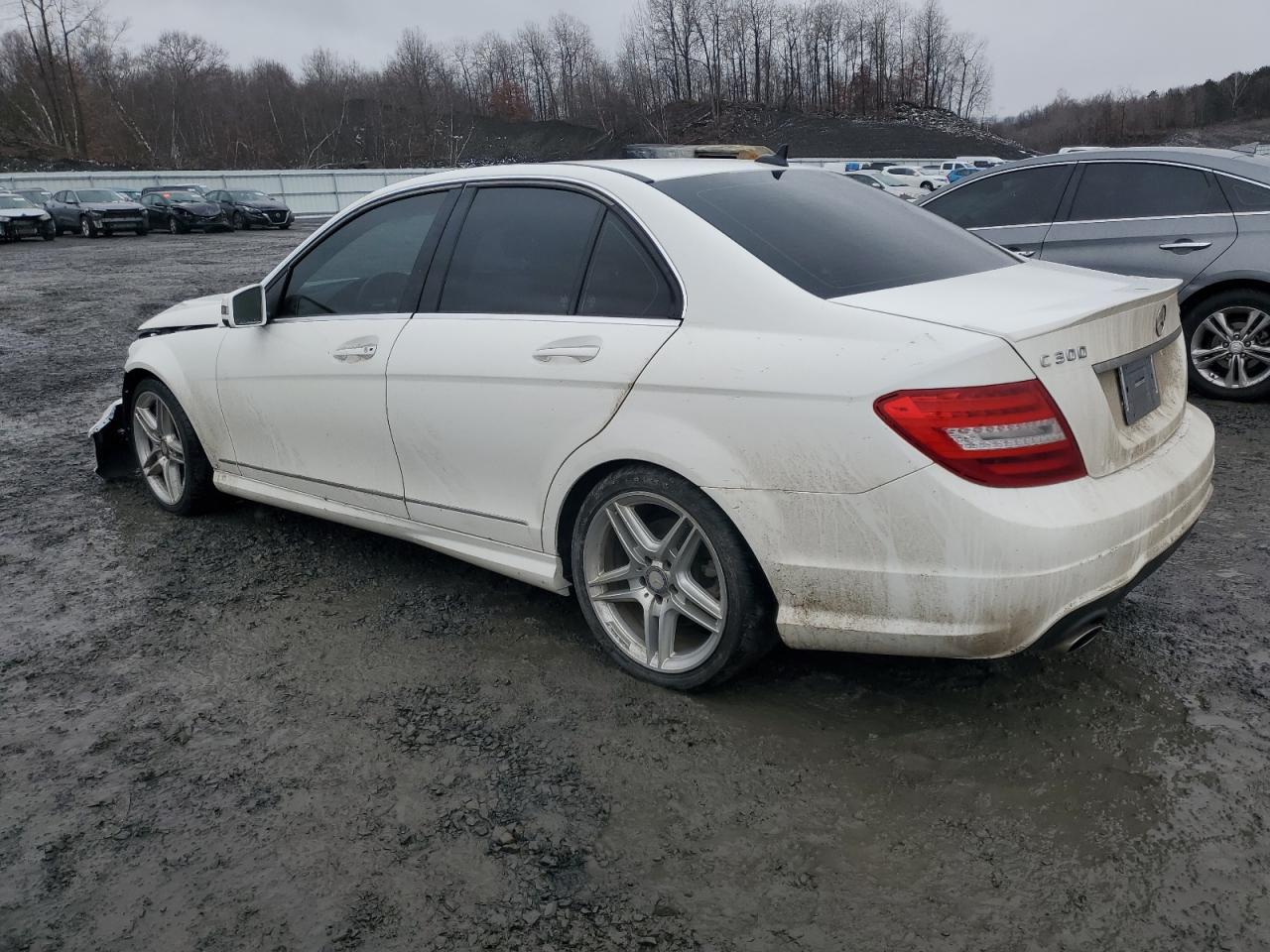 2014 Mercedes-Benz C-klasse VIN WDDGF8AB9EA938114 Copart auction photo, front end damage thumbnail 2