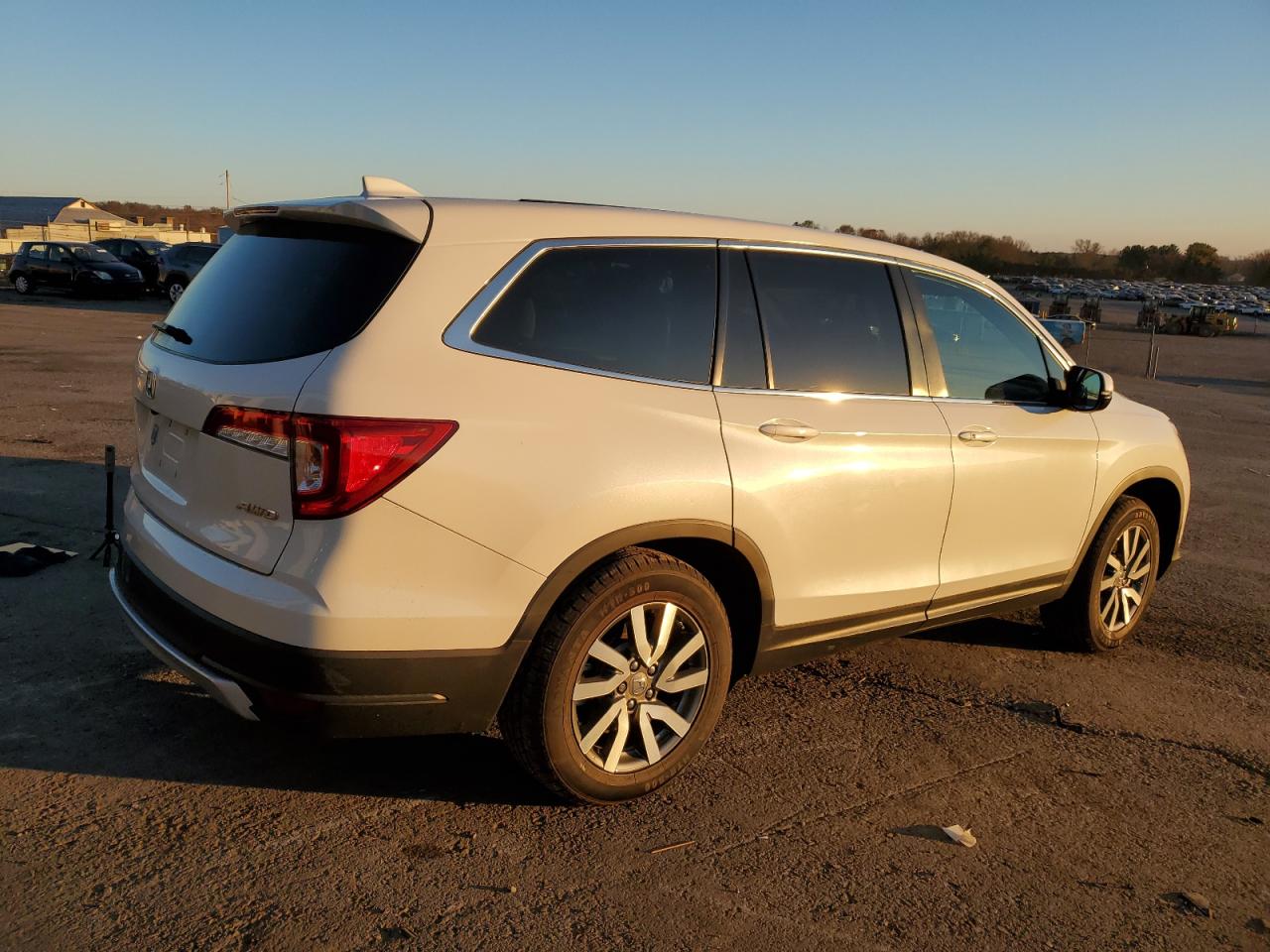 2021 Honda Pilot VIN 5FNYF6H59MB063156 Copart auction photo, rear end / side damage thumbnail 3