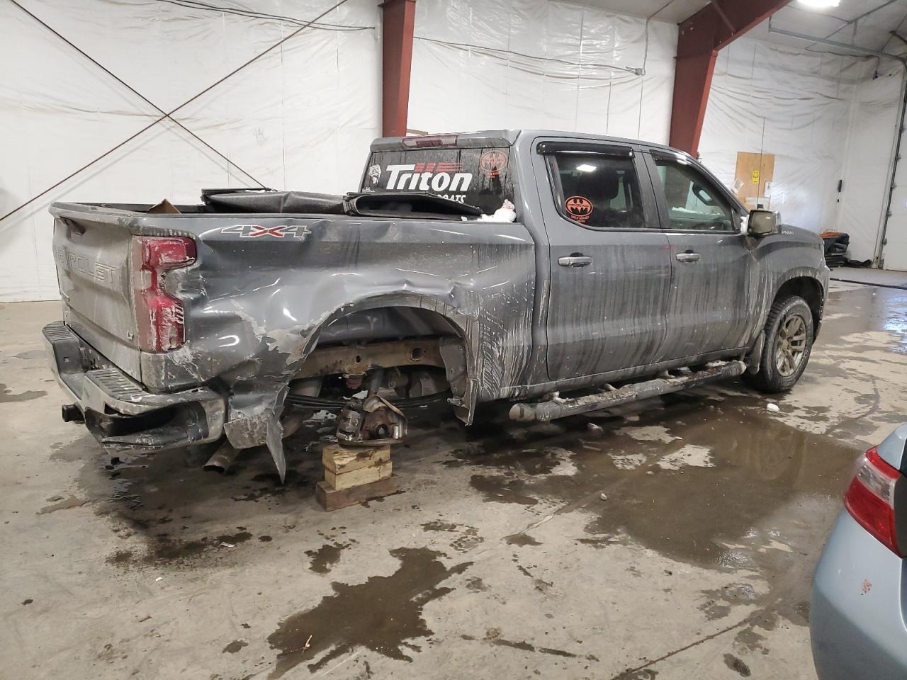 2022 Chevrolet Silverado VIN 1GCPYJEK5NZ185544 Copart auction photo, rear end / undercarriage damage thumbnail 3
