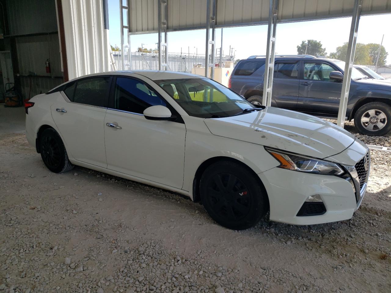 2019 Nissan Altima VIN 1N4BL4BV2KC250010 Copart auction photo, front end / side damage thumbnail 4