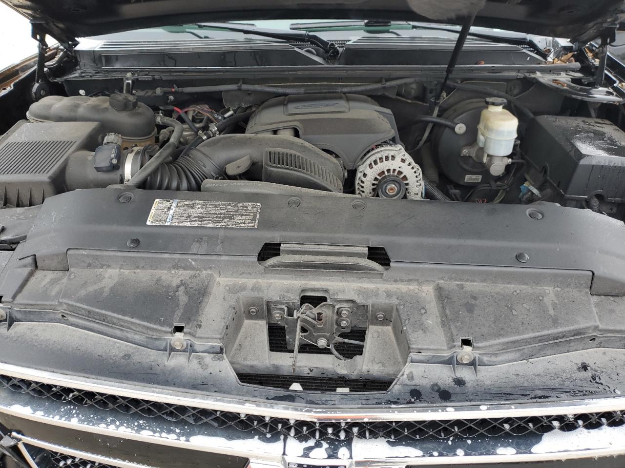 2009 Chevrolet Suburban VIN 1GNFC26089R234231 Copart auction photo, front end / side damage thumbnail 12