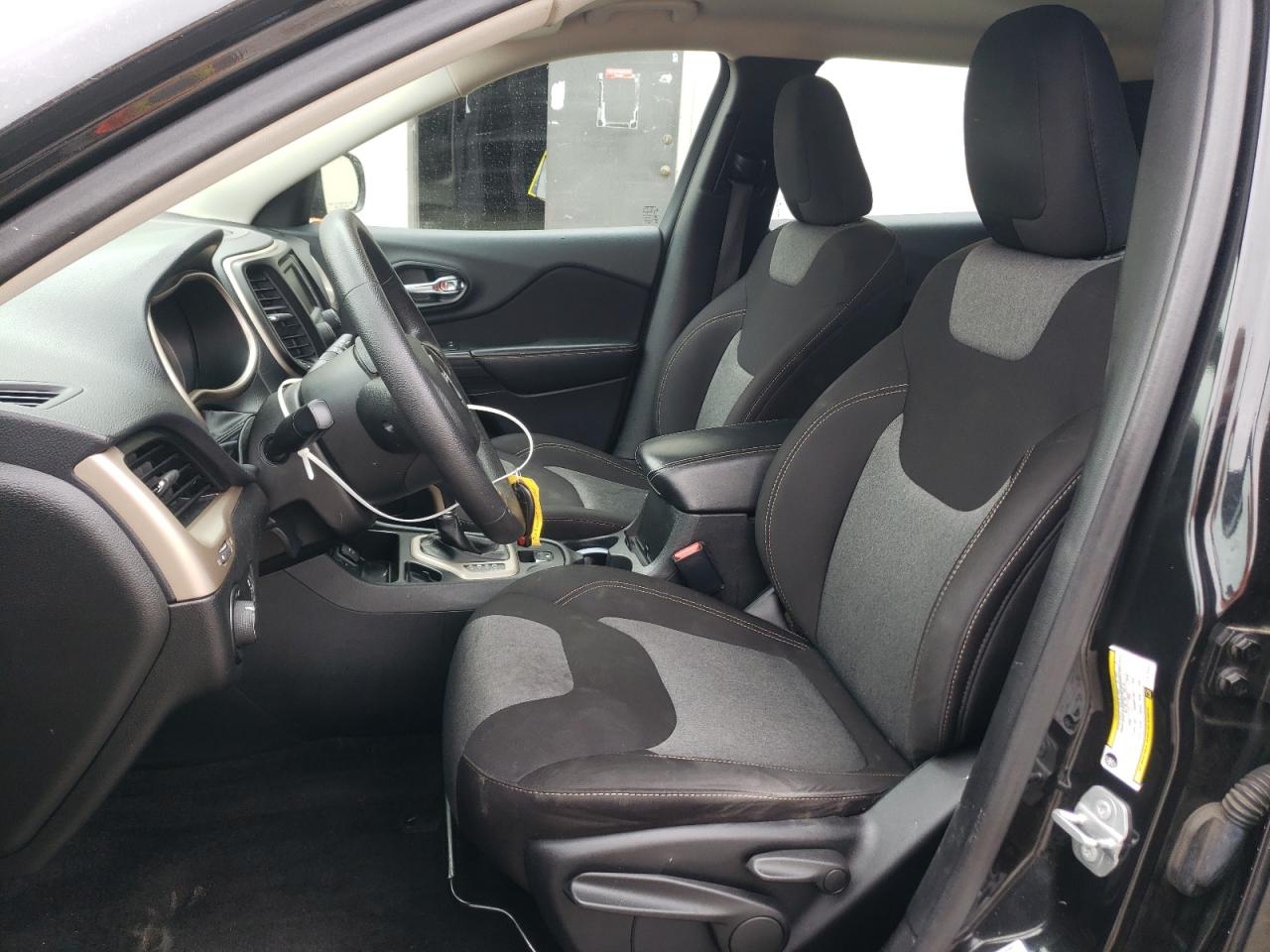 2015 Jeep Grand Cherokee VIN 1C4PJLAB4FW760693 Copart auction photo, front end / minor dent/scratches damage thumbnail 7
