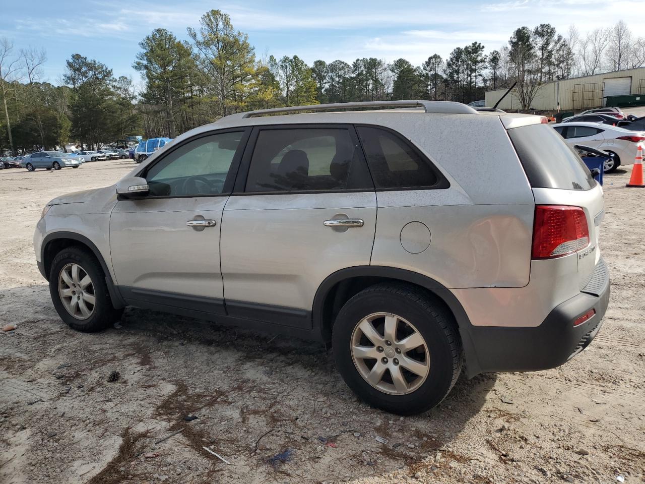 2013 KIA Sorento VIN 5XYKT4A60DG407195 Copart auction photo, side / minor dent/scratches damage thumbnail 2