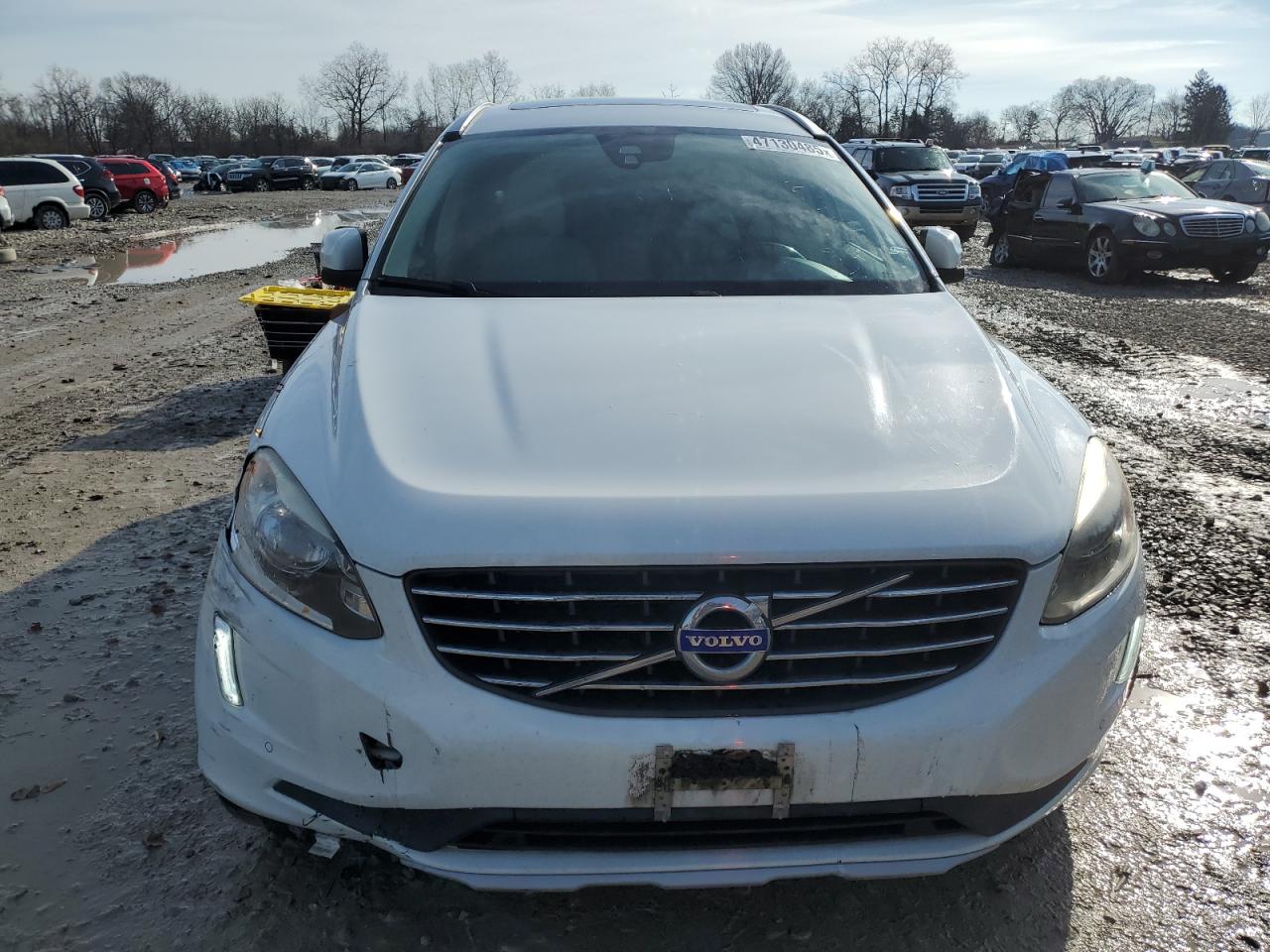 2017 Volvo XC60 VIN YV440MRUXH2028433 Copart auction photo, front end damage thumbnail 5