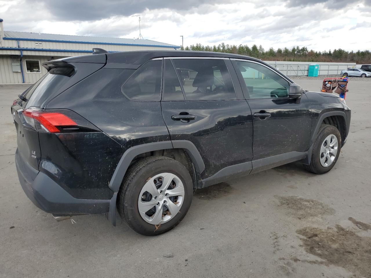 2022 Toyota RAV 4 VIN 2T3F1RFV1NW304021 Copart auction photo, side / undercarriage damage thumbnail 3