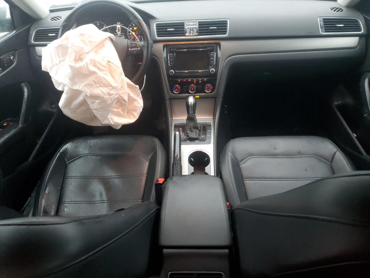 2015 Volkswagen Passat VIN 1VWBV7A39FC101215 Copart auction photo, front end damage thumbnail 8