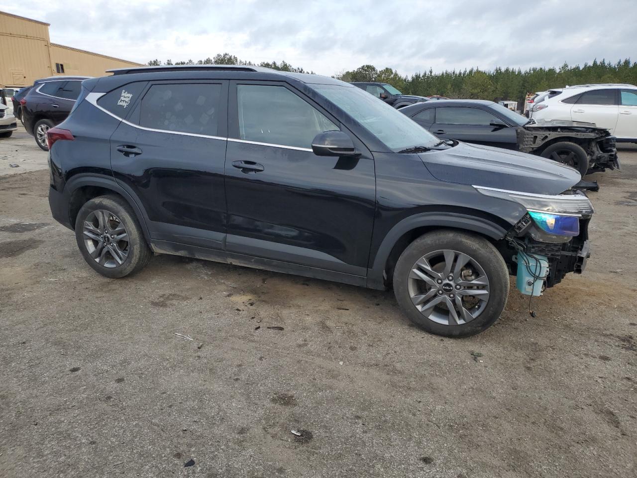 2023 KIA Seltos VIN KNDEU2AA4P7407463 Copart auction photo, front end damage thumbnail 4