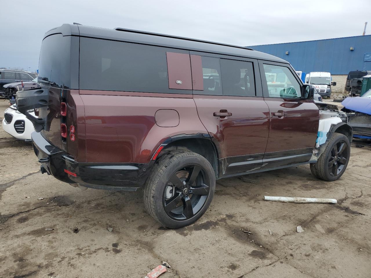 2024 Land Rover Defender VIN SALE2FEU2R2282196 Copart auction photo, front end damage thumbnail 3