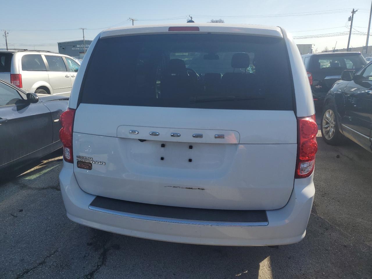 2020 Dodge Caravan VIN 2C4RDGBGXLR211411 Copart auction photo, front end damage thumbnail 6