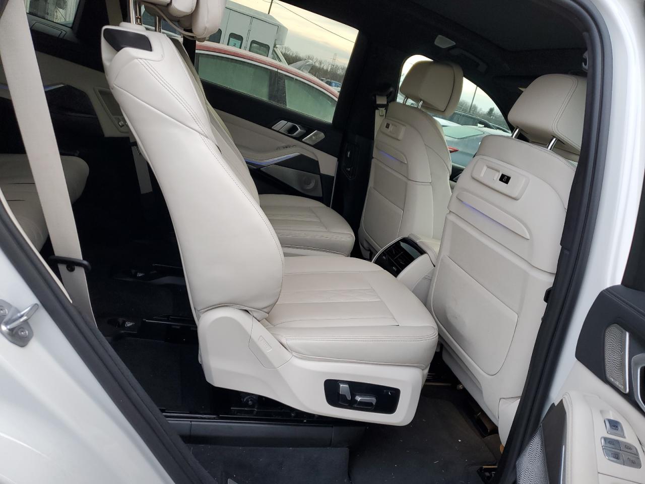 2020 BMW X7 VIN 5UXCX6C00L9C25138 Copart auction photo, front end / minor dent/scratches damage thumbnail 11